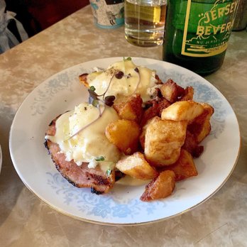 The Ace - Ace Benedict - Comfort Food Near Me - Toronto, Ontario