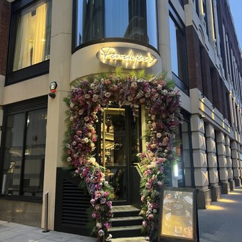 Penelope's - Restaurants Near Me - London, XGL