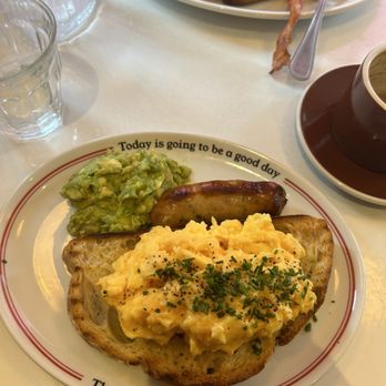 The Breakfast Club - Scrambled eggs with sausage and avocado - American Near Me - London, XGL The Breakfast Club - Scrambled eggs with sausage and avocado - American Near Me - London, XGL