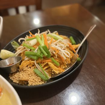 Thai Lotus - Chicken pad Thai - Thai Near Me - Reno, Nevada
