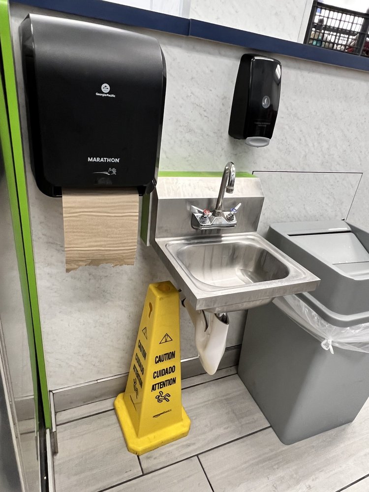 COIN LAUNDRY Updated September 2024 33 Photos & 20 Reviews 18533