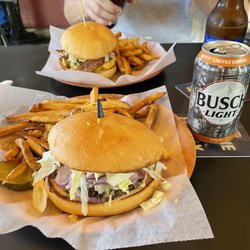 Auburn Inn - WOW great red white & bleu burg!! Holy smokes even the bun was great. Great foodie dive