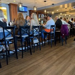 Liv's Oyster Bar & Restaurant - Bar