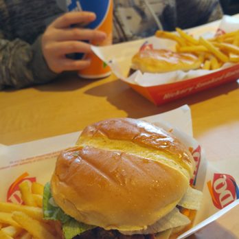 Dairy Queen Grill & Chill - 5 buck lunch and flamethrower burger - Fast Food Near Me - Virginia Beach, Virginia