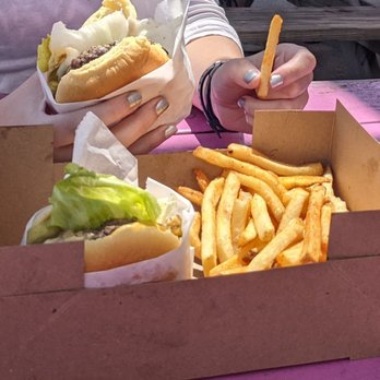 Rippers - Cheeseburgers and - Beer, Wine & Spirits Near Me - Far Rockaway, New York