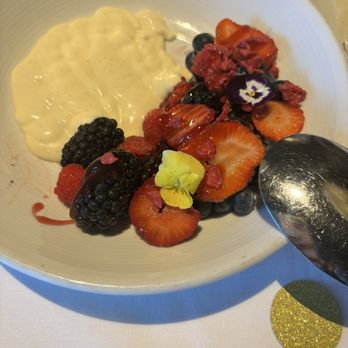 Eddie V's Prime Seafood - Fresh Seasonal Berries - Seafood Near Me - Orlando, Florida Eddie V's Prime Seafood - Fresh Seasonal Berries - Seafood Near Me - Orlando, Florida