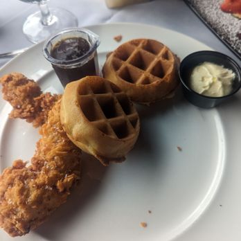 The Brewster Inn - Chicken and waffles - Hotels Near Me - Cazenovia, New York The Brewster Inn - Chicken and waffles - Hotels Near Me - Cazenovia, New York
