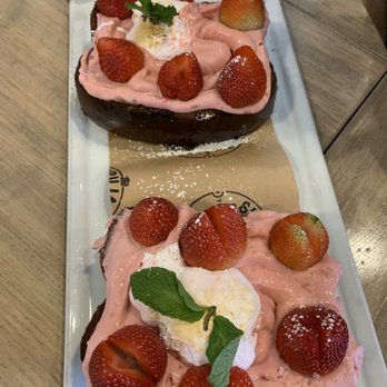 Hash Kitchen - Strawberry short cake toast - Breakfast & Brunch Near Me - Chandler, Arizona Hash Kitchen - Strawberry short cake toast - Breakfast & Brunch Near Me - Chandler, Arizona