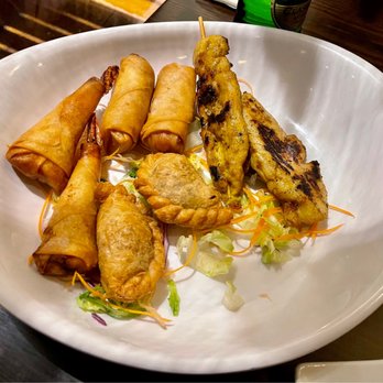 Williamsburg Thai Cuisine - Appetizer platter - Thai Near Me - Brooklyn, New York Williamsburg Thai Cuisine - Appetizer platter - Thai Near Me - Brooklyn, New York