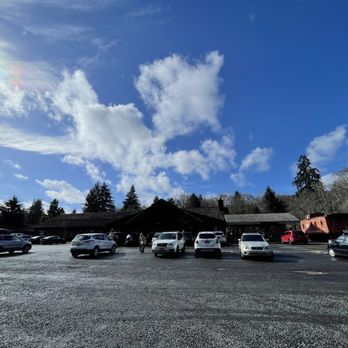 Camp 18 Restaurant - Parking lot view - American Near Me - Seaside, Oregon Camp 18 Restaurant - Parking lot view - American Near Me - Seaside, Oregon