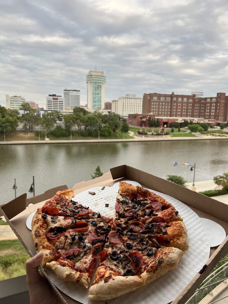 RIVER VISTA APARTMENTS Updated August 2024 150 N McLean Blvd