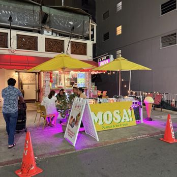 MOSA - Outside - Ice Cream & Frozen Yogurt Near Me - Honolulu, Hawaii