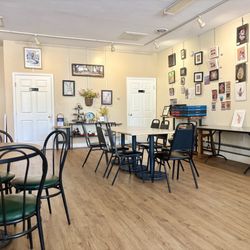 Concord Point Coffee - Lots of seating options
