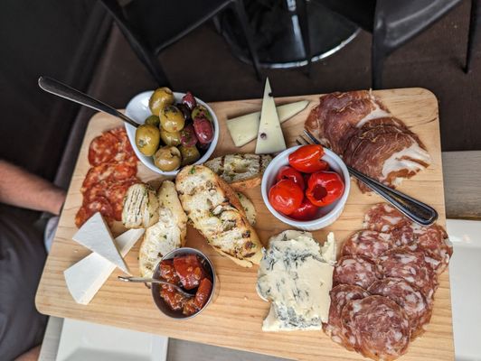 JT’s Urban Italian by null