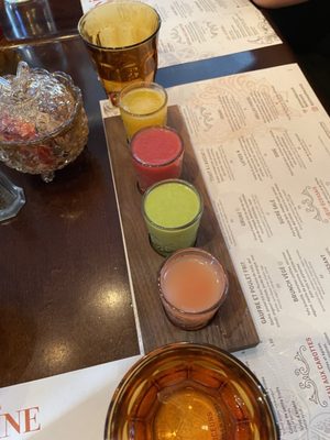 Janine Café-Brunch by null