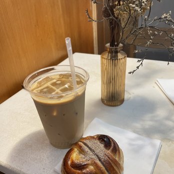 La Cabra - Cardamon Bun - Bakeries Near Me - New York, New York