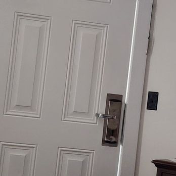 Scarborough Inn - The amount of light, and heat, coming in the door. - Hotels Near Me - Manteo, North Carolina Scarborough Inn - The amount of light, and heat, coming in the door. - Hotels Near Me - Manteo, North Carolina