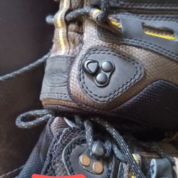 Plaza Cobbler Shoe Repair - New piece replacing broken piece on Keen hiking boot
