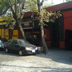 Vista desde la acera de enfrente...