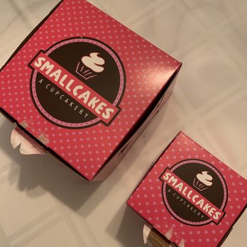 Smallcakes - Syosset - 5 cupcakes. I ordered 8. No label indicating which ones are gluten free and which ones aren't. - Cupcakes Near Me - Syosset, New York Smallcakes - Syosset - 5 cupcakes. I ordered 8. No label indicating which ones are gluten free and which ones aren't. - Cupcakes Near Me - Syosset, New York