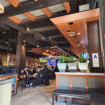 Yard House - New American Near Me - Riverside, California