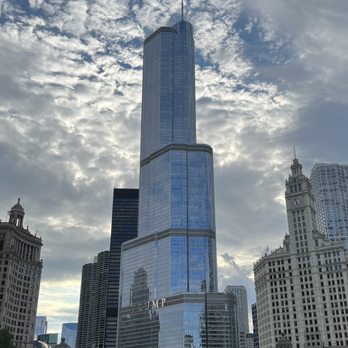 Shoreline Sightseeing - Architectural Tours Near Me - Chicago, Illinois