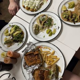 TORTA REGULAR, Flautas, Taco de chicharron, barbacoa TORTA REGULAR, Flautas, Taco de chicharron, barbacoa