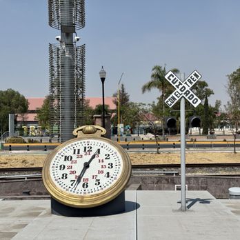Plaza de las Tres Centurias - Parks Near Me - Aguascalientes, AGU