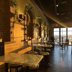 Apericena Wine Bar