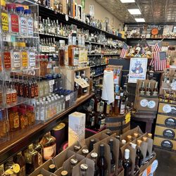 Winthrop Liquors