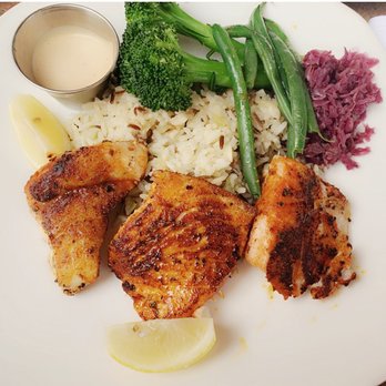 Gladstone's - School of fish - Seafood Near Me - Long Beach, California