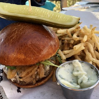 Flying Pig Pub & Kitchen - Pubs Near Me - Oceanside, California