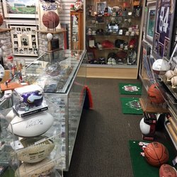 Papa Hawks Sports & Collectibles - Footballs and gifts of all kinds