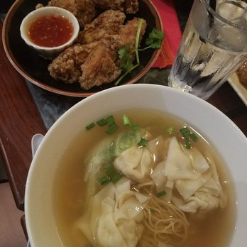 Foo Noodle Bar - Horseshoe Hammond - Wonton noodle soup and thai fried chicken - Asian Fusion Near Me - Hammond, Indiana