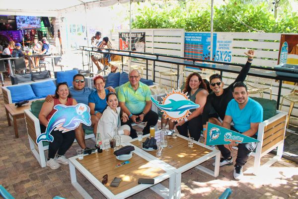 Grails Miami - Restaurant & Sports Bar by null