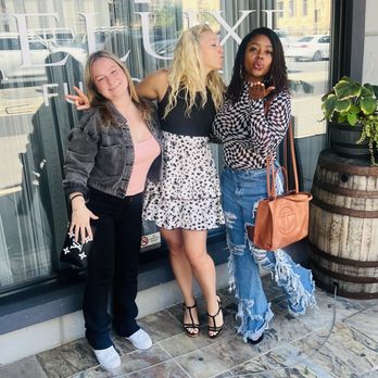 Deluxe Fun Dining - Us after Brunch - Bars Near Me - Charlotte, North Carolina
