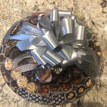 Miami Beach Chocolates - parve chocolate assorted styles - Chocolatiers & Shops Near Me - Surfside, Florida Miami Beach Chocolates - parve chocolate assorted styles - Chocolatiers & Shops Near Me - Surfside, Florida