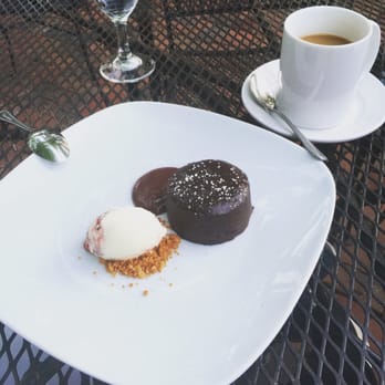 Backstreet Cafe - The best warm dark chocolate cake!!! - New American Near Me - Houston, Texas