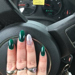 T V Nails