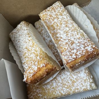 Sconees Bakery - Bakeries Near Me - Honolulu, Hawaii