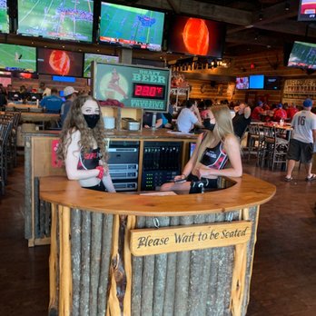 Twin Peaks - Not very motivated hostesses - American Near Me - Henderson, Nevada Twin Peaks - Not very motivated hostesses - American Near Me - Henderson, Nevada