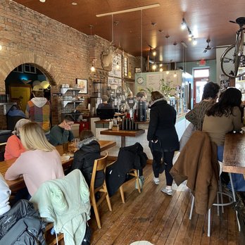 The Mud House - Indoor seating - Coffee & Tea Near Me - Saint Louis, Missouri