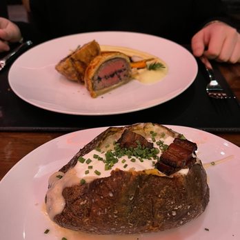 Gordon Ramsay Steak at Horseshoe Baltimore - Beef Wellington and loaded baked potato - Steakhouses Near Me - Baltimore, Maryland Gordon Ramsay Steak at Horseshoe Baltimore - Beef Wellington and loaded baked potato - Steakhouses Near Me - Baltimore, Maryland