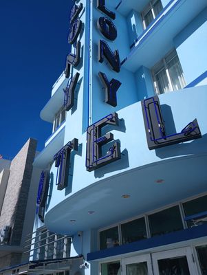 The Colony Hotel by null