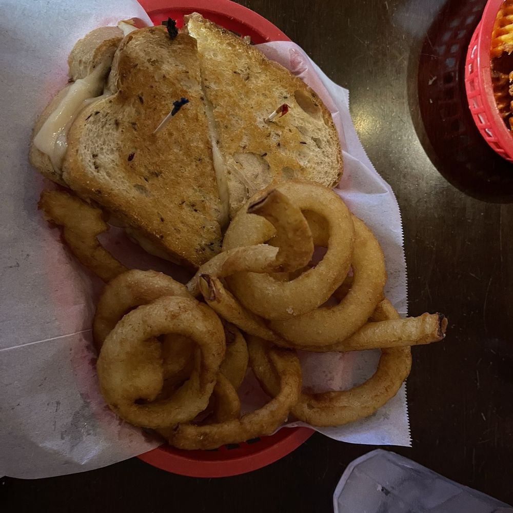 Gaslight Grill - Patty melt, yum! - Sandwiches Near Me - Lakeport, California
