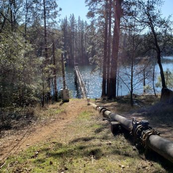 Lake Tabeaud - It's not difficult to get over the pipe - Hiking Near Me - Jackson, California