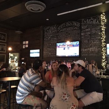 Smith & Kings - Bar - Cocktail Bars Near Me - Honolulu, Hawaii