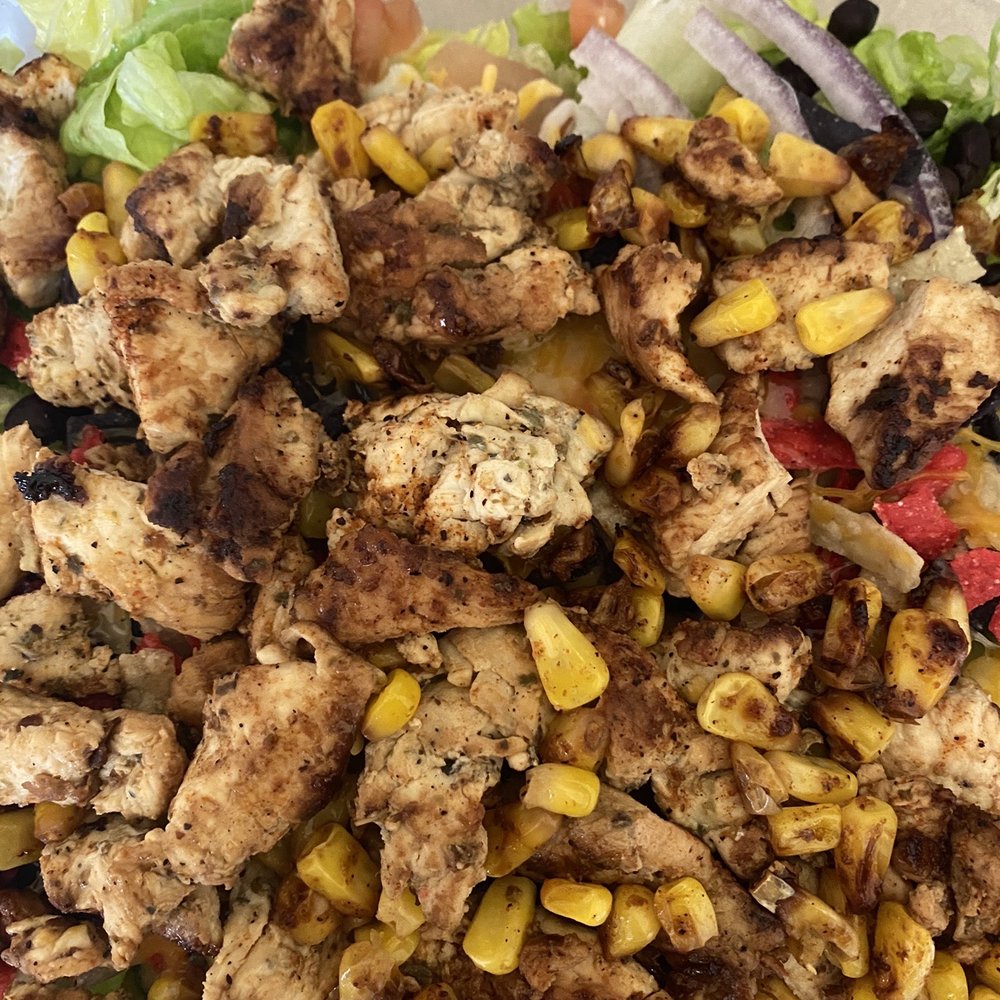 Johnny Prince's Famous Bayway Diner - Santa Fe Salad with Chicken - Diners Near Me - Linden, New Jersey