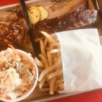 Hank Daddy's Barbecue - Slaw, fries, pulled pork and ribs - Southern Near Me - Vaughan, Ontario