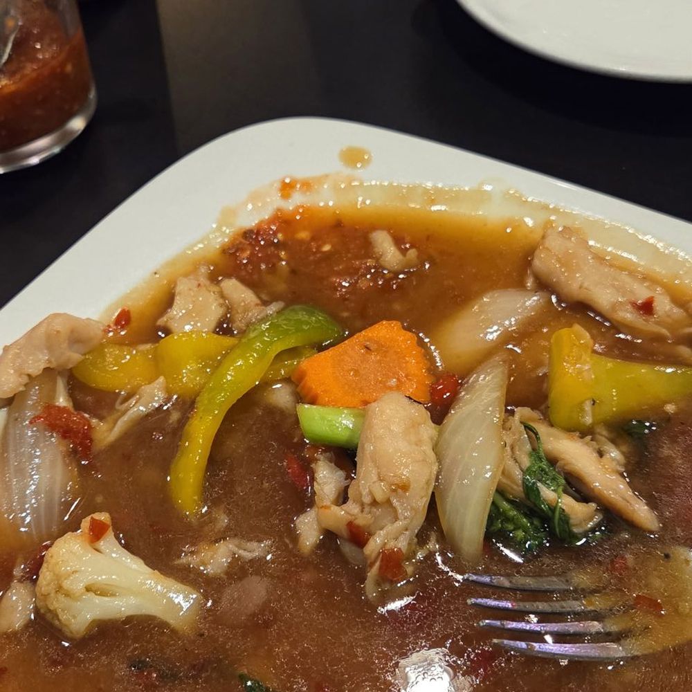 Red Ginger Modern Thai & Viet cuisine - Thai Basil Chicken - Thai Near Me - Kitchener, Ontario Red Ginger Modern Thai & Viet cuisine - Thai Basil Chicken - Thai Near Me - Kitchener, Ontario